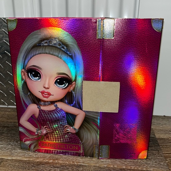 BNWT!! Rainbow High Premium Edition Paris Hilton Collector Doll